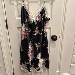 SilkSilky Pure Silk Lace Trim Split Hem Chemise Nightgown